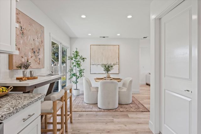 6613 Mariposa Ave, Citrus Heights, CA 95610