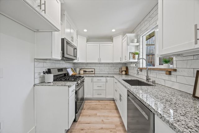 6613 Mariposa Ave, Citrus Heights, CA 95610