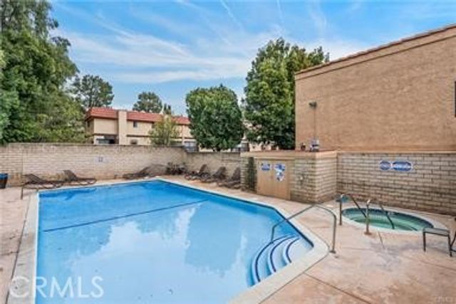 5291 Colodny Dr, Agoura Hills, CA 91301