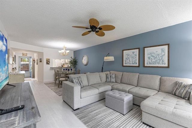 705 Augusta BLVD 4, Naples, FL 34113