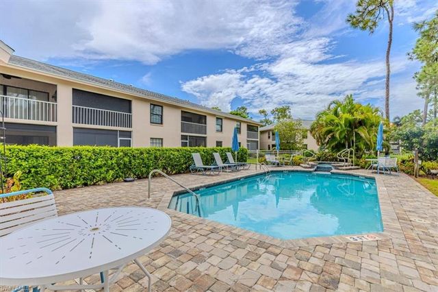 705 Augusta BLVD 4, Naples, FL 34113