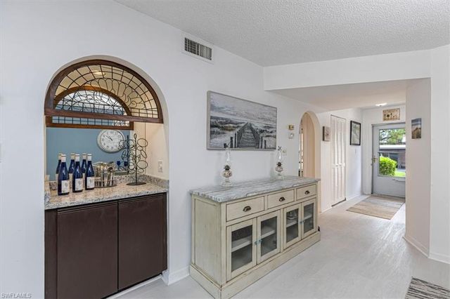 705 Augusta BLVD 4, Naples, FL 34113