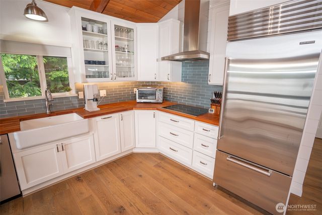 411 N Potlatch Drive N, Hoodsport, WA 98548