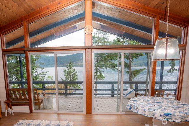411 N Potlatch Drive N, Hoodsport, WA 98548