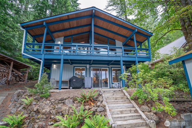 411 N Potlatch Drive N, Hoodsport, WA 98548