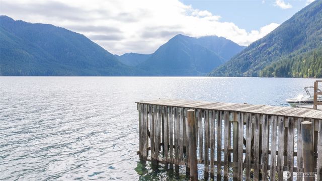 411 N Potlatch Drive N, Hoodsport, WA 98548