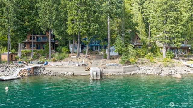 411 N Potlatch Drive N, Hoodsport, WA 98548