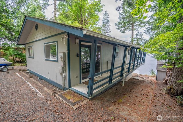 411 N Potlatch Drive N, Hoodsport, WA 98548