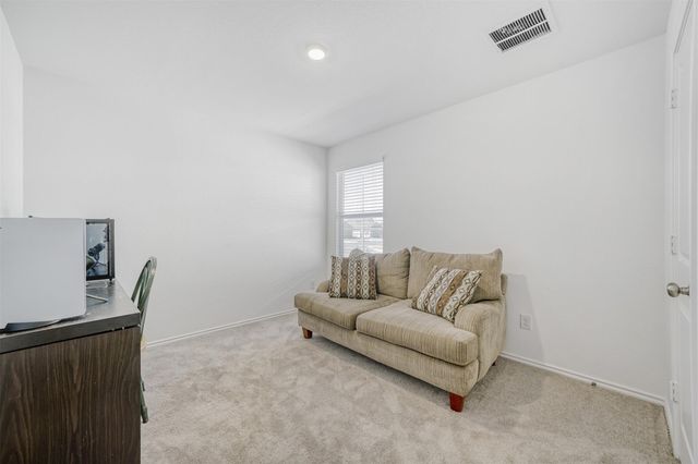 100 Burt Rainey LN, Jarrell, TX 76537