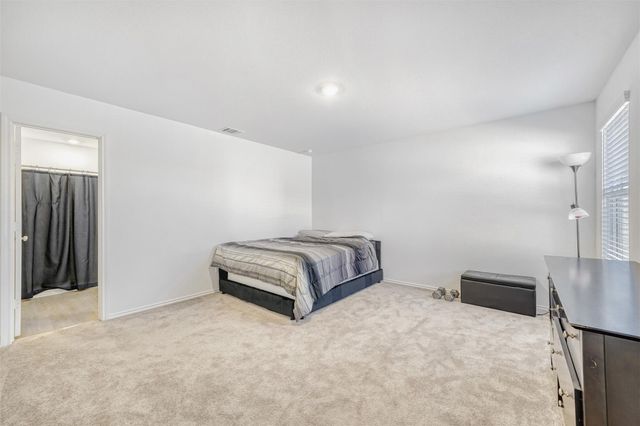 100 Burt Rainey LN, Jarrell, TX 76537