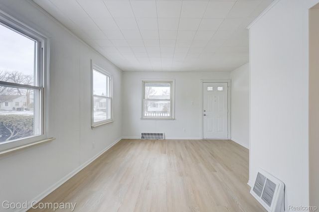 13741 Callender Street, Southgate, MI 48195