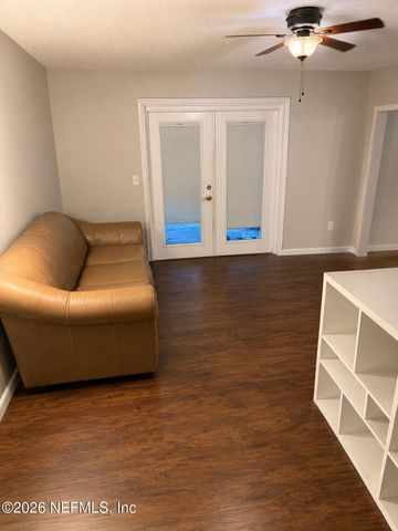 8647 HIPPS Road, Jacksonville, FL 32244
