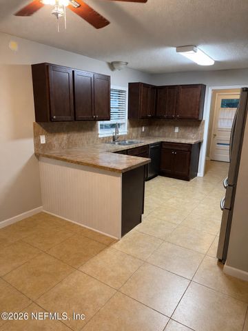 8647 HIPPS Road, Jacksonville, FL 32244