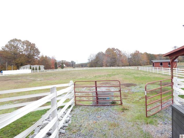 6973 US Highway 641 N, Gilbertsville, KY 42044