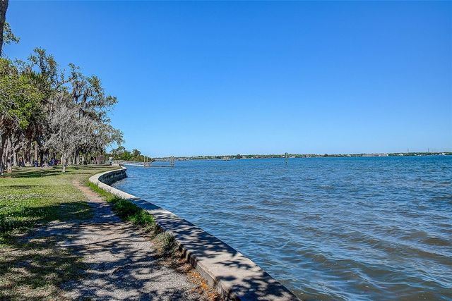 215 LIGHTHOUSE COURT 40215, Safety Harbor, FL 34695