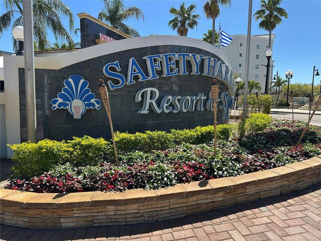 215 LIGHTHOUSE COURT 40215, Safety Harbor, FL 34695