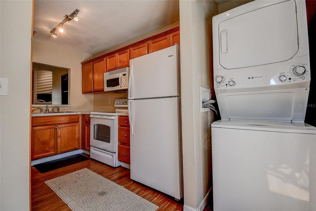 215 LIGHTHOUSE COURT 40215, Safety Harbor, FL 34695