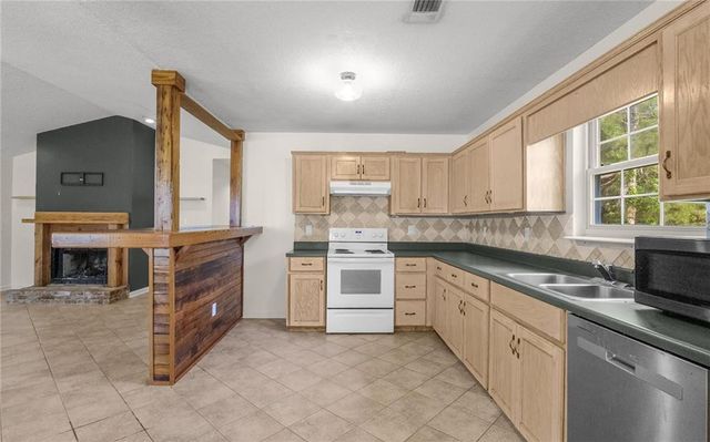 1595 Forest Island Drive NE, Townsend, GA 31331