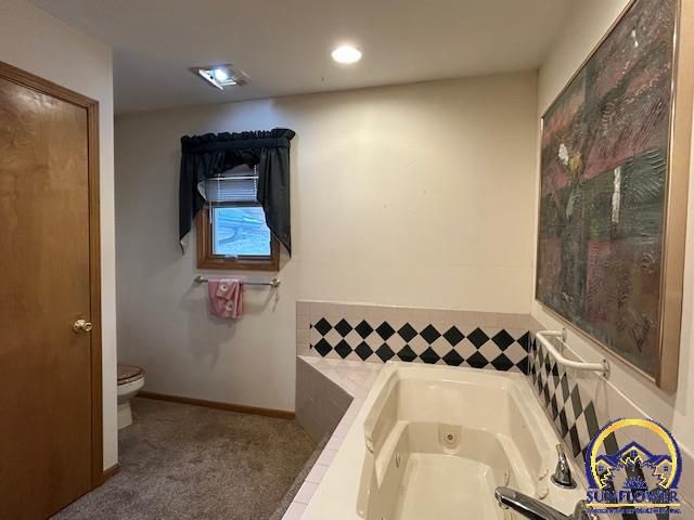 3776 SW Deer Trail DR, Topeka, KS 66610