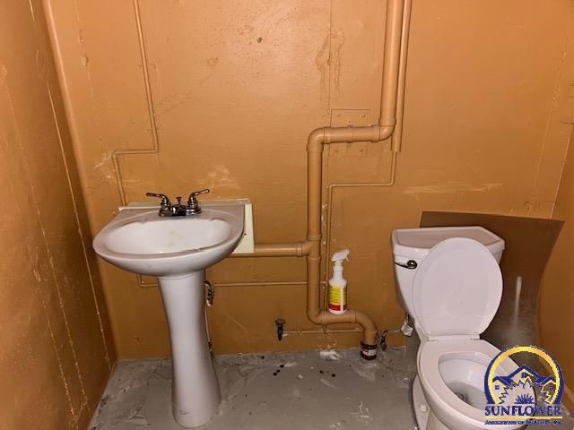 3776 SW Deer Trail DR, Topeka, KS 66610