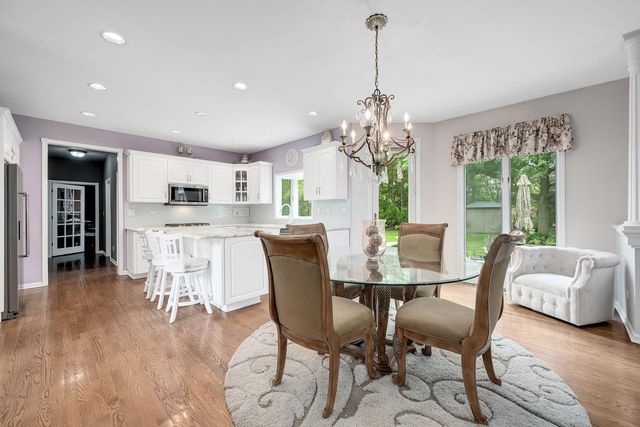 6714 Sweetbriar Lane, Darien, IL 60561
