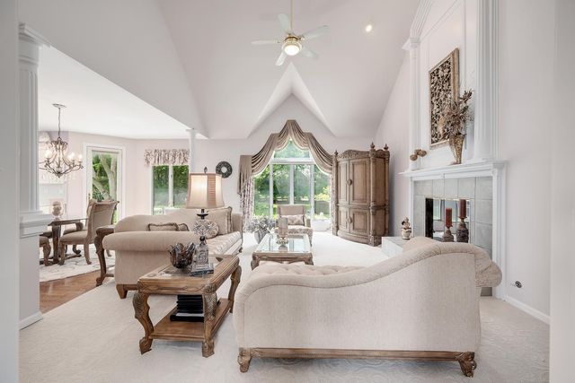 6714 Sweetbriar Lane, Darien, IL 60561