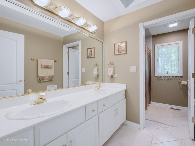 6714 Sweetbriar Lane, Darien, IL 60561