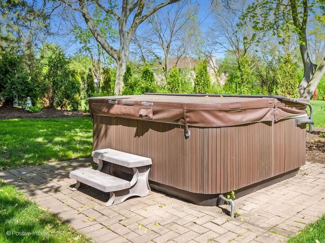6714 Sweetbriar Lane, Darien, IL 60561