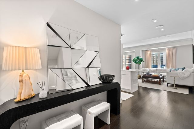 778 Boylston St 8E, Boston, MA 02199