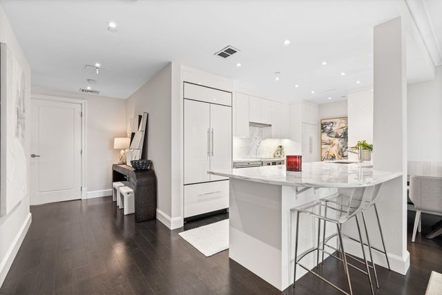 778 Boylston St 8E, Boston, MA 02199