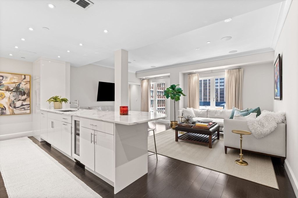 778 Boylston St 8E, Boston, MA 02199