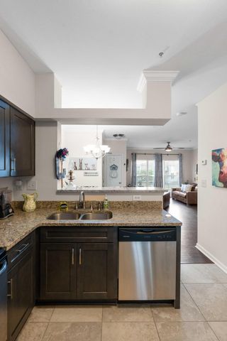 700 Daniel Ellis Drive 12104, Charleston, SC 29412