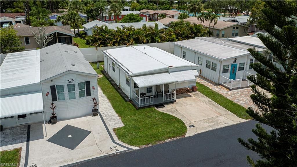 284 Blue Spring TER, NORTH FORT MYERS, FL 33903 — photo 3