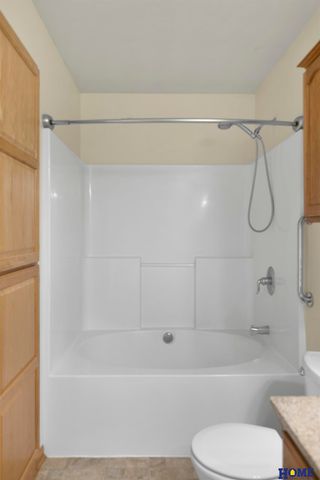 7533 Hamann Meadows Place, Lincoln, NE 68506