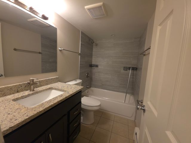 1675 Kiowa Circle 103, Naperville, IL 60565