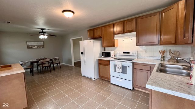 120 Lind Drive, Edinburgh, IN 46124