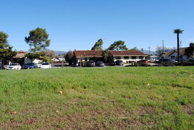 17705 Hale Ave, Morgan Hill, CA 95037