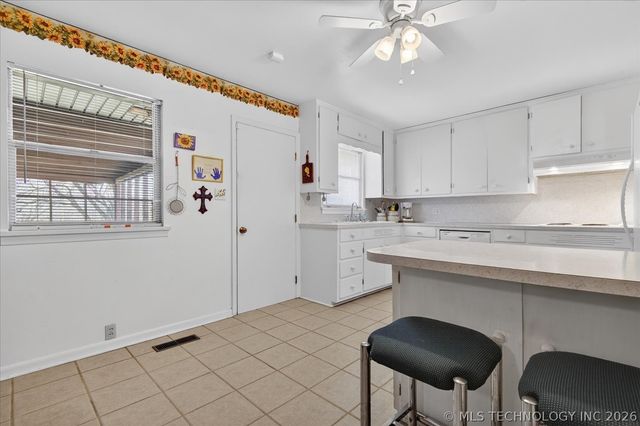 3939 Lakeview Drive, Bartlesville, OK 74006