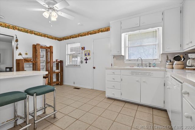 3939 Lakeview Drive, Bartlesville, OK 74006