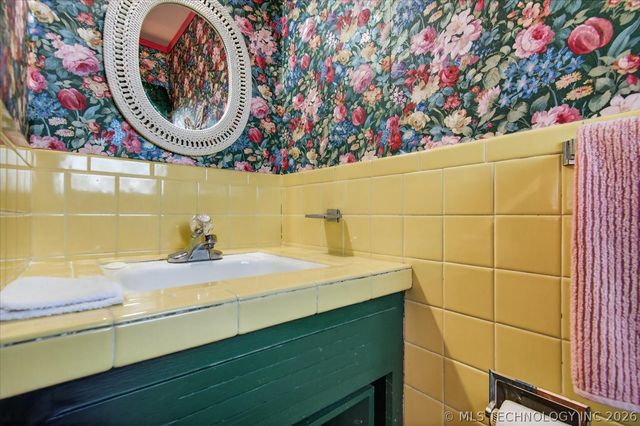 3939 Lakeview Drive, Bartlesville, OK 74006