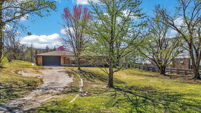 3939 Lakeview Drive, Bartlesville, OK 74006