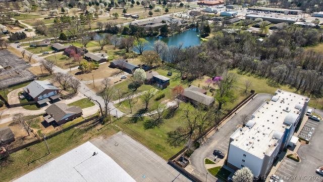 3939 Lakeview Drive, Bartlesville, OK 74006