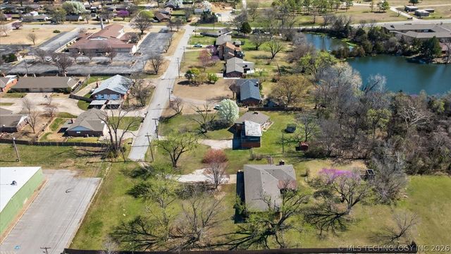 3939 Lakeview Drive, Bartlesville, OK 74006