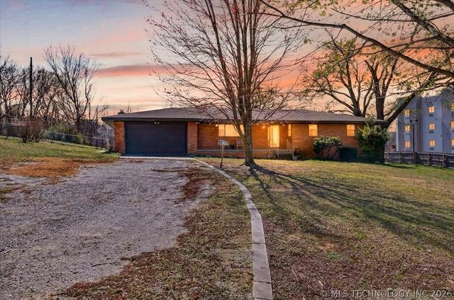 3939 Lakeview Drive, Bartlesville, OK 74006