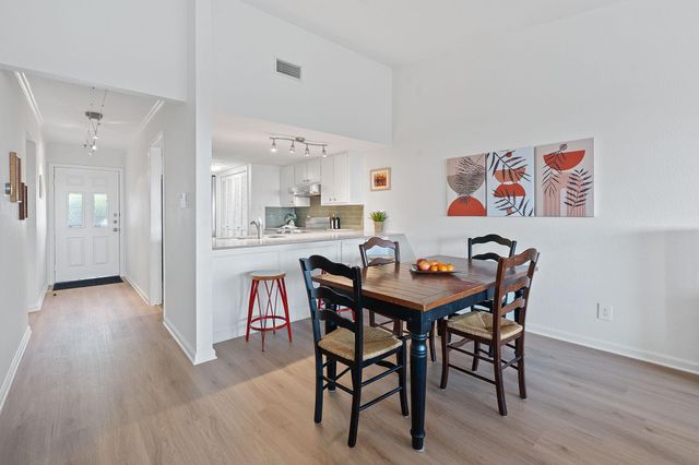 1101 Hollow Creek DR 2203, Austin, TX 78704
