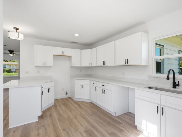 328 W Burton Street, Sherman, TX 75092