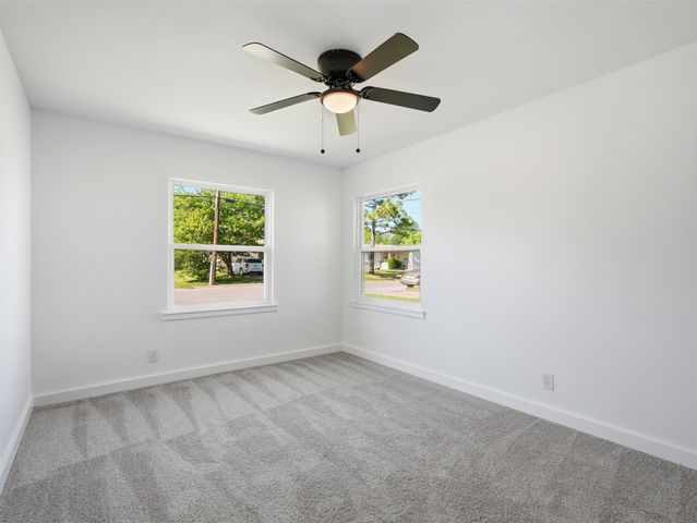 328 W Burton Street, Sherman, TX 75092