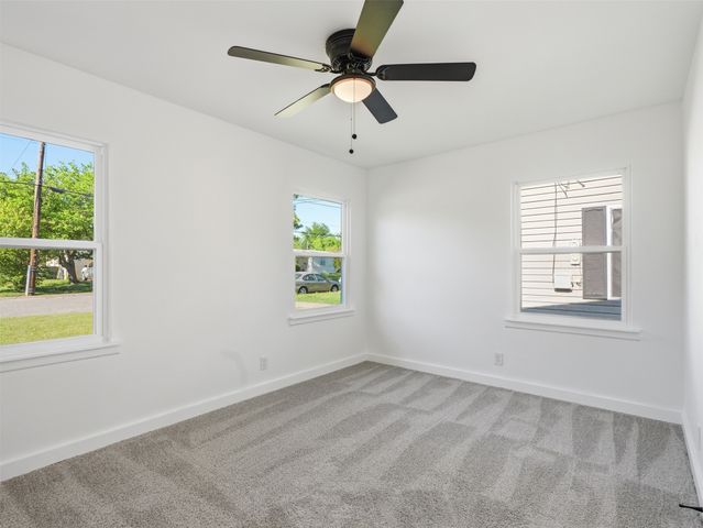 328 W Burton Street, Sherman, TX 75092
