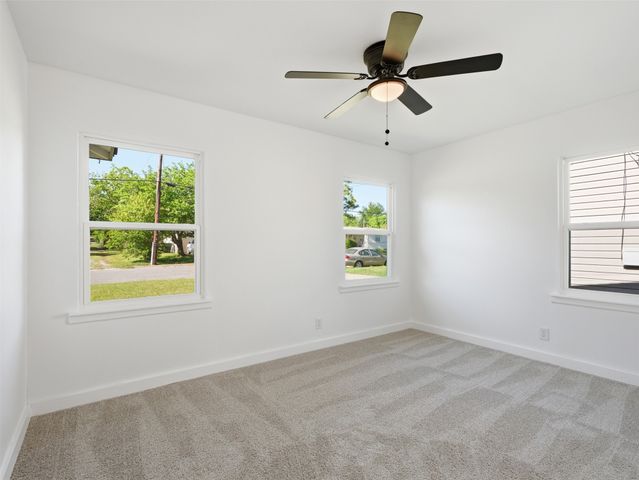 328 W Burton Street, Sherman, TX 75092
