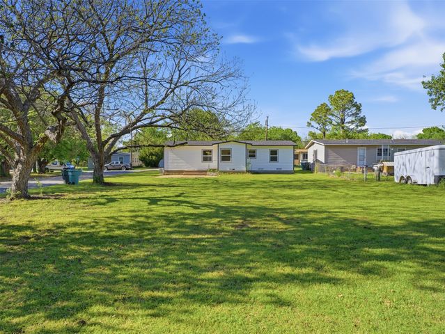 328 W Burton Street, Sherman, TX 75092